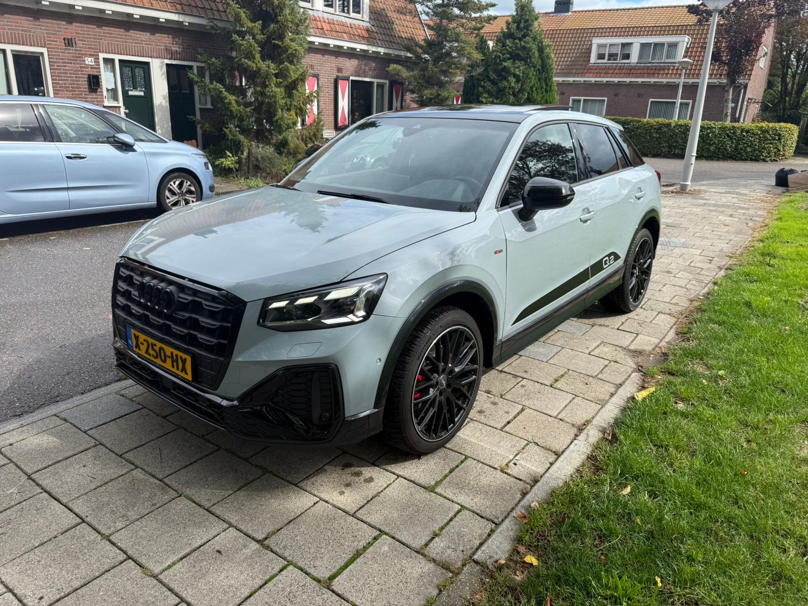 Audi Q2 35 Tfsi 150pk S Tronic 2021 Grijs, Auto's, Audi, 15 km/l, 4 cilinders, Leder, 690 kg