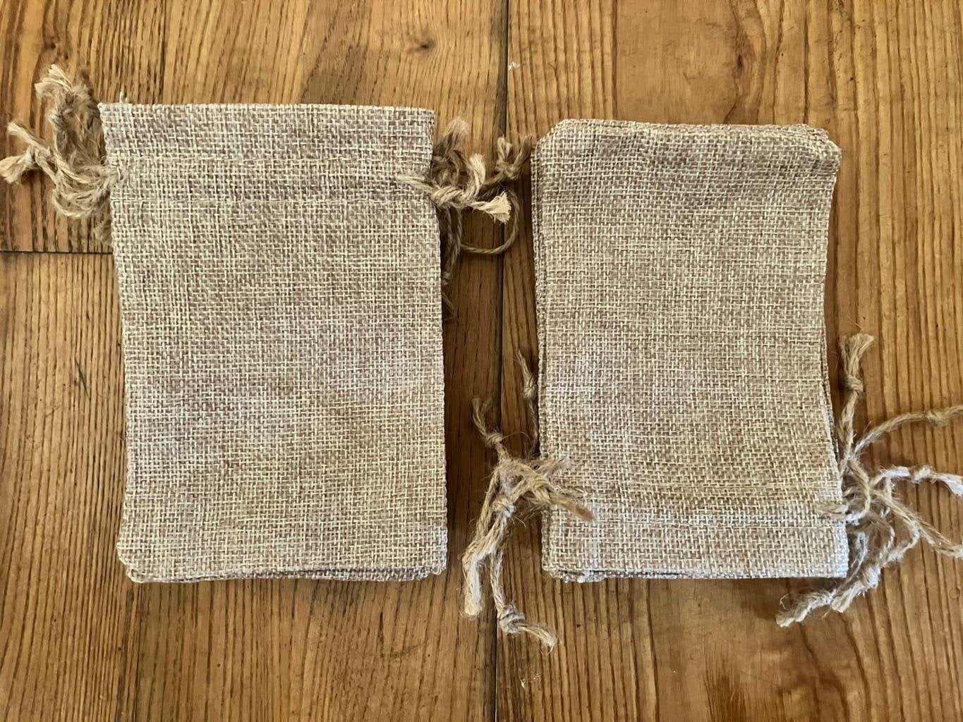 Jute cadeauzakjes, tasjes met trekkoordjes, 12 stuks. Nieuw!, Diversen, Cadeaupapier, Nieuw, Ophalen