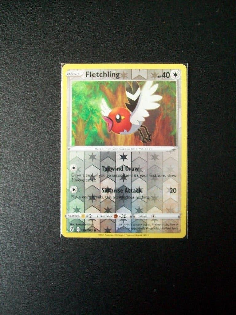 6039: Nieuwe Pokemon Kaart holofoil FLETCHING hp40 (138/203), Verzenden, Nieuw, Losse kaart, Foil