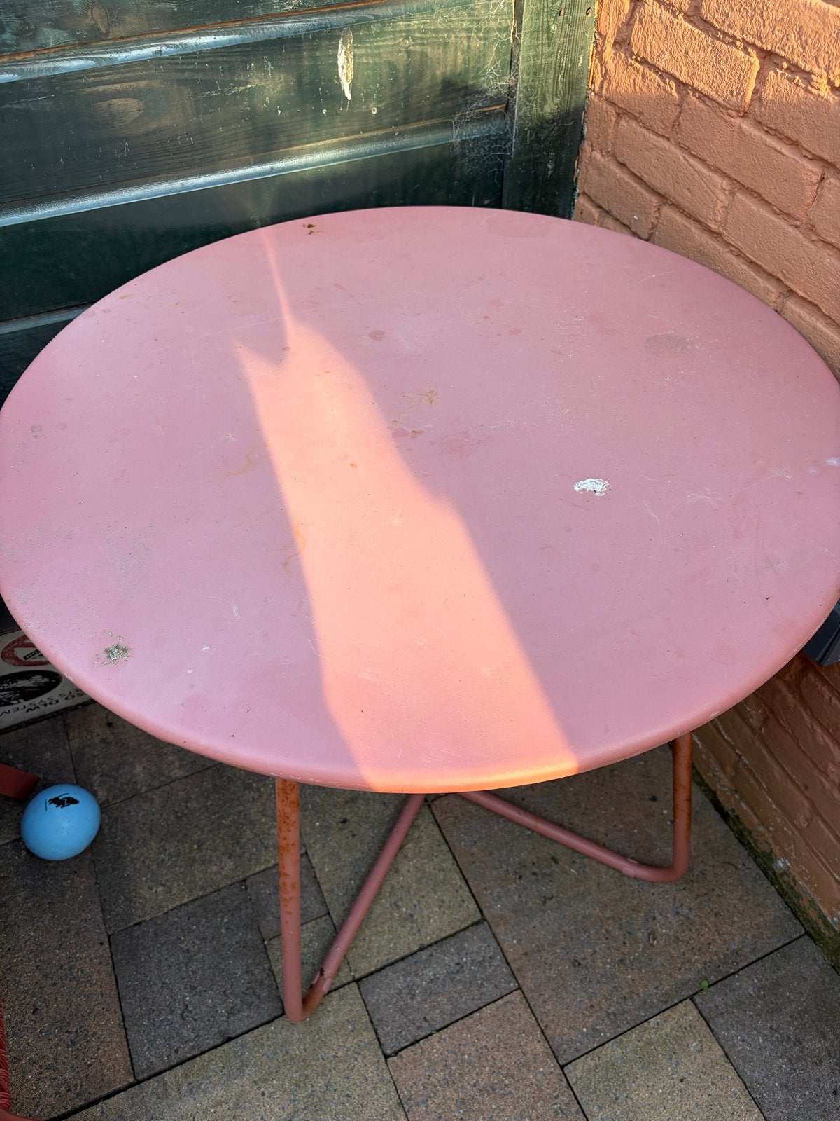 Kwantum Terracotta Ronde Tafel - Gebruikt, Ophalen, Gebruikt, Rond, Metaal