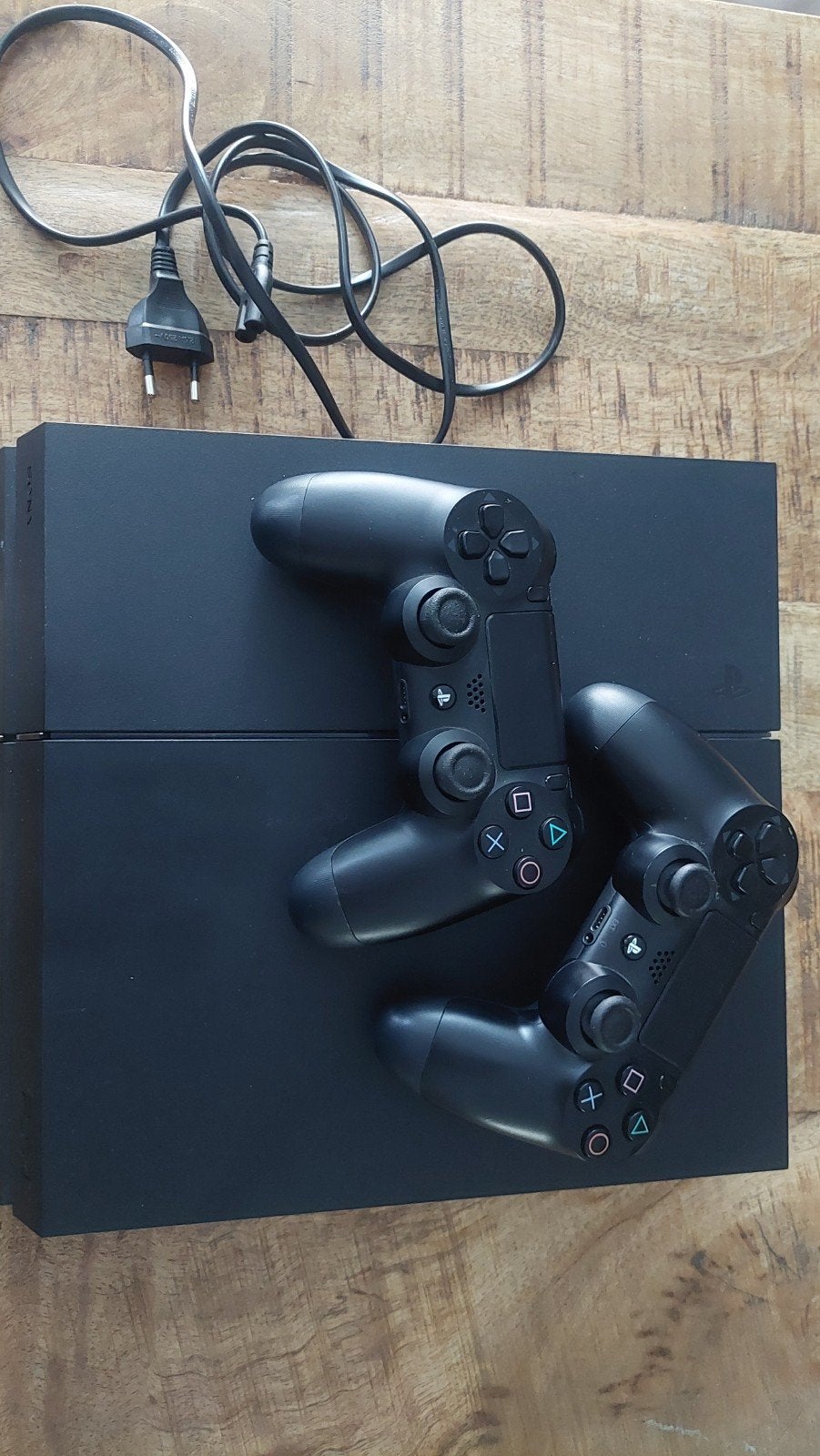 PlayStation 4 met 2 controllers en kabel, Spelcomputers en Games, Ophalen, Met 2 controllers, Original, 500 GB