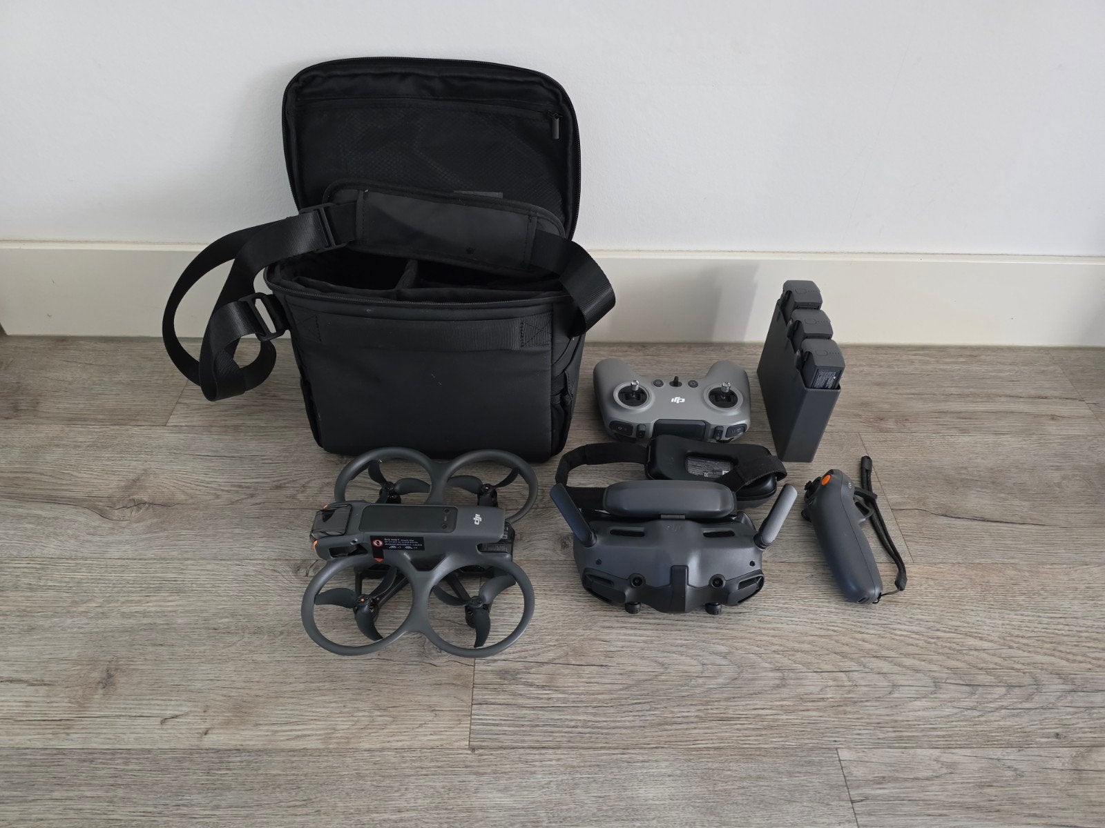 DJI Avata 2 Fly More Combo met Goggles 3 en RC 3, Audio, Tv en Foto, Drones, Ophalen of Verzenden