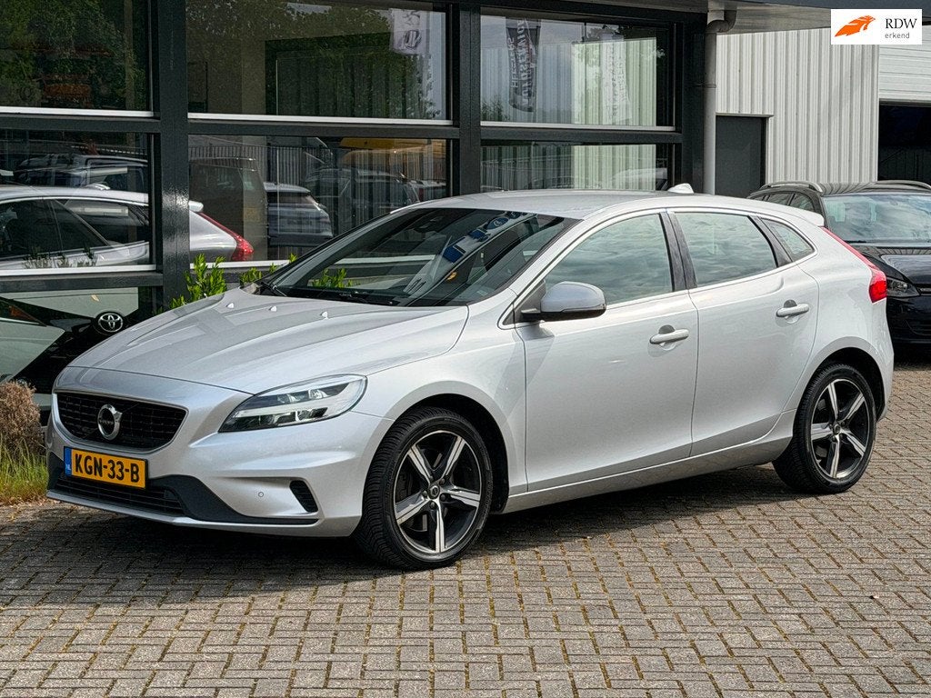 Volvo V40 1.5 T2 R-Design Automaat Trekhaak !, Auto's, Volvo, 700 kg, 122 pk, Bedrijf, LED verlichting