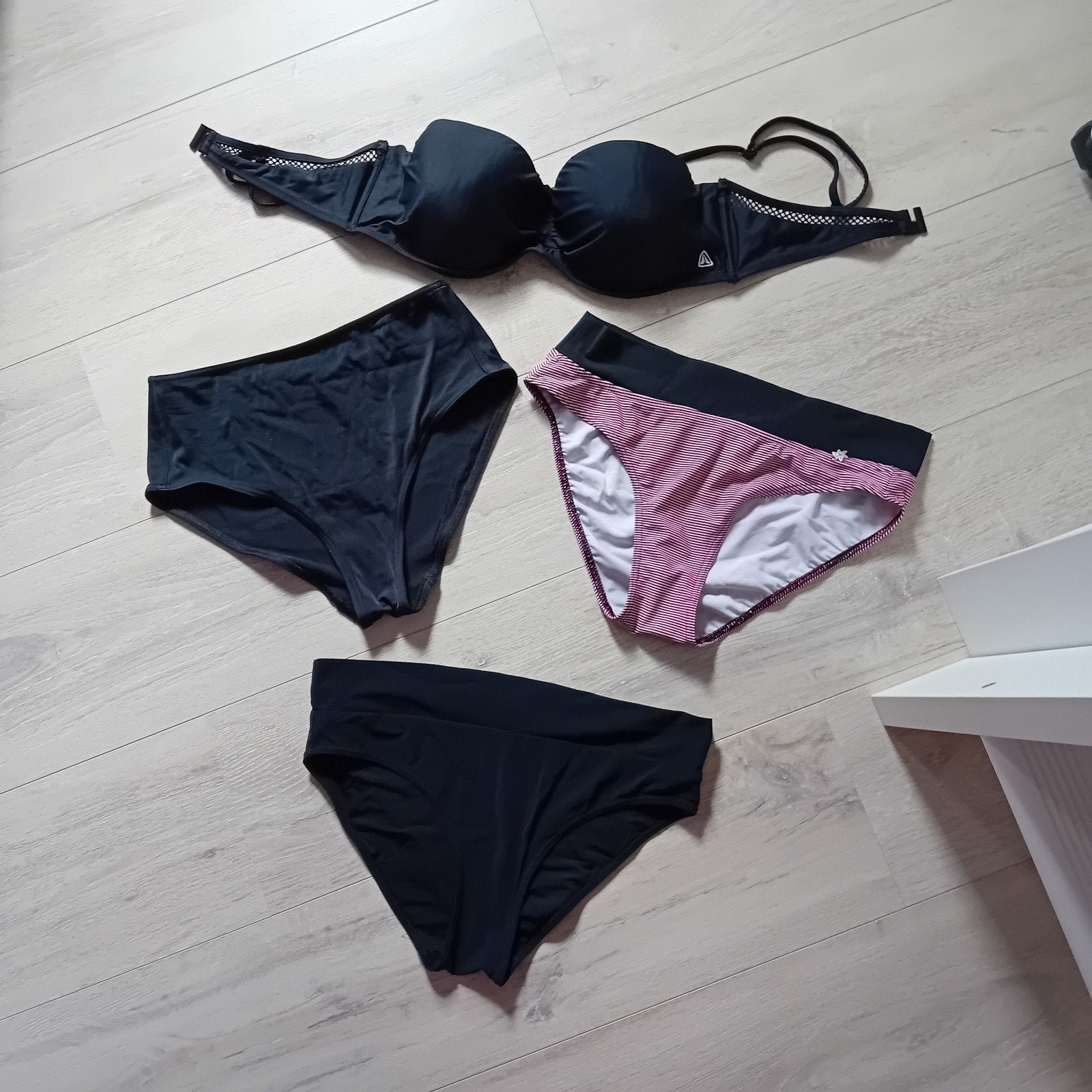 Bikini set high waist maat 40, Kleding | Dames, Badmode en Zwemkleding, Ophalen of Verzenden, Zo goed als nieuw, Zwart, Bikini