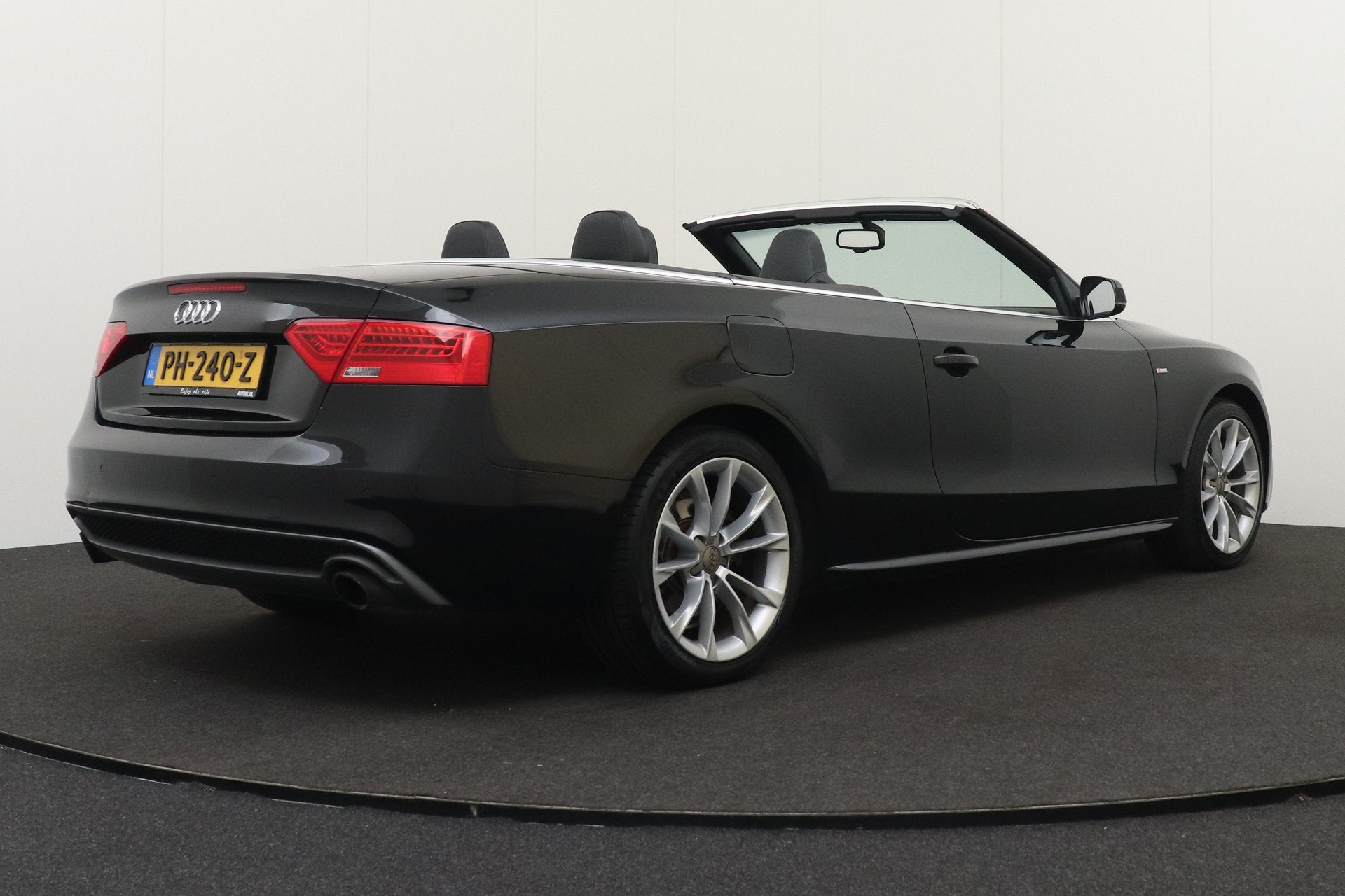 Audi A5 Cabriolet 2.0 211 PK Aut. TFSI Quattro S-Line Leder/, Auto's, Automaat, Gebruikt, Zwart, 4 cilinders