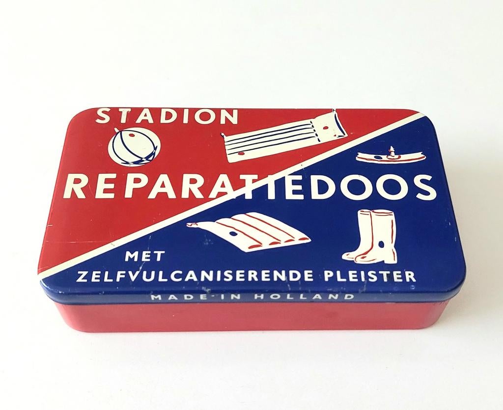 Oud Stadion Reparatiedoosje Blikje Bandenplak Blikje, Verzamelen, Blikken, Verzenden, Gebruikt