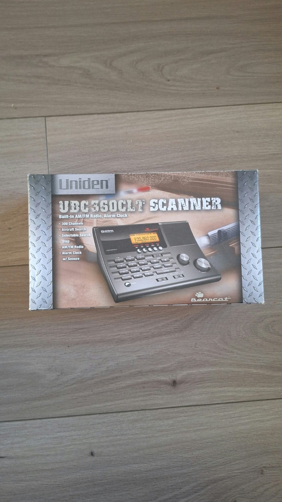 Uniden UBC360CLT Scanner - AM/FM Radio & Wekker, Ophalen of Verzenden, Nieuw