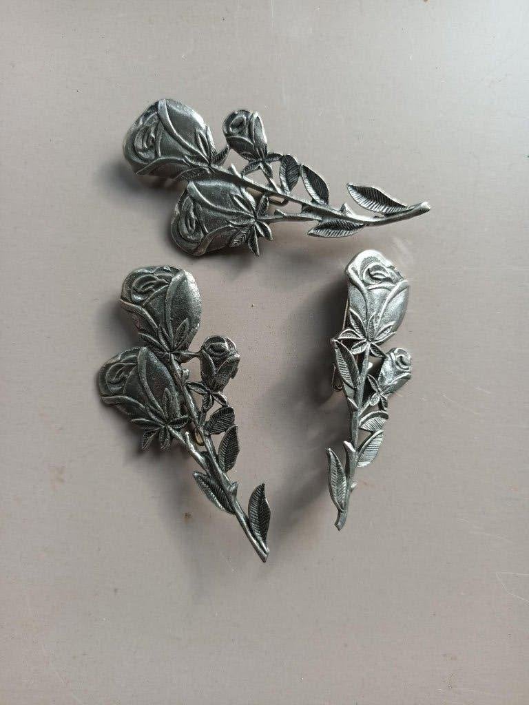 Zilveren Roos - thuisfront broche Defensie, 4 tot 7 cm, Ophalen of Verzenden, Zo goed als nieuw, Zilver