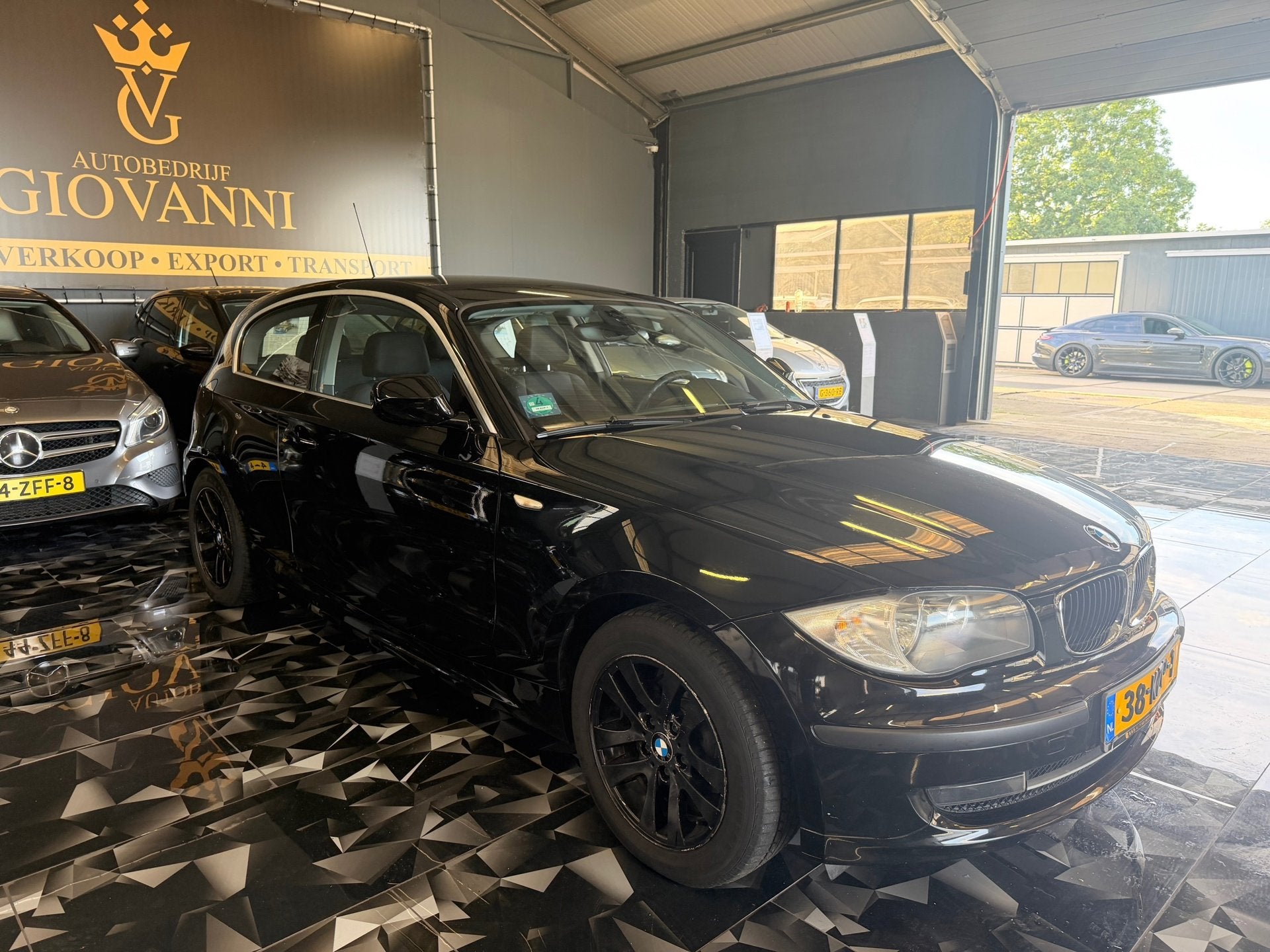 BMW 1-serie 116i Business Line inruil mogelijk, Auto's, Euro 5, 4 cilinders, 4 stoelen, Origineel Nederlands