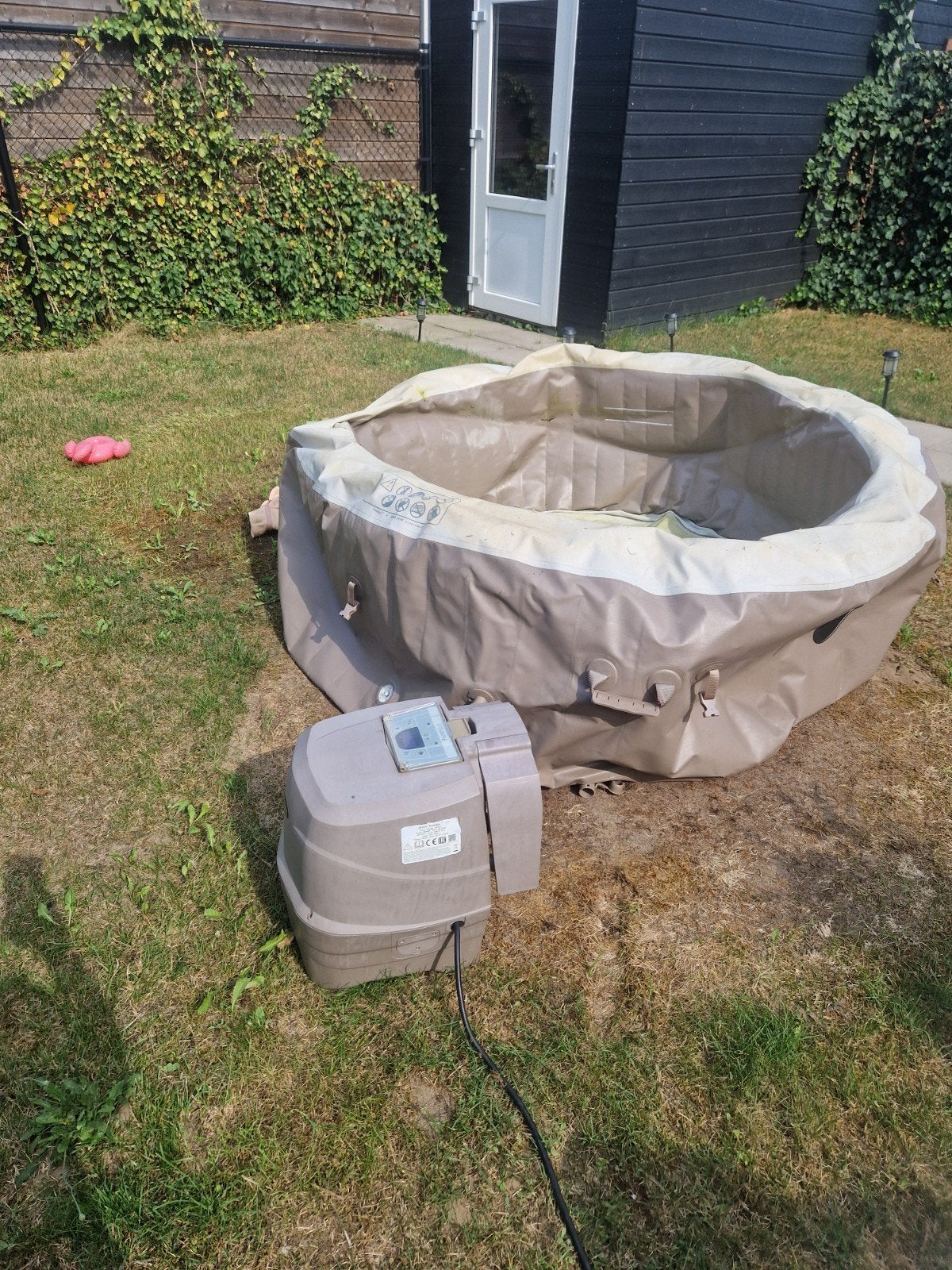 Opblaasbare Jacuzzi met Afdekzeil, Filter en Lamp, Tuin en Terras, Ophalen, Gebruikt, Filter, Opblaasbaar