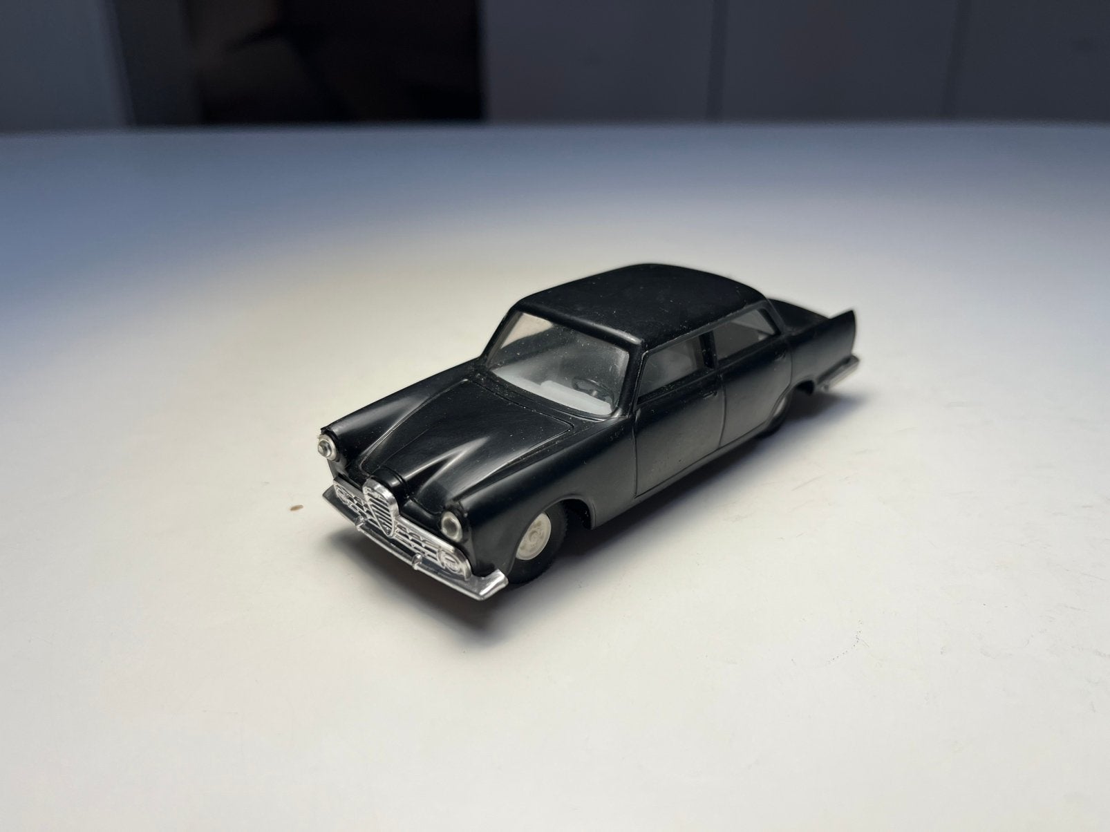 KDN - Alfa Romeo 2000 Berlina - Schaal 1:43, Ophalen of Verzenden, Gebruikt, Auto, Overige merken