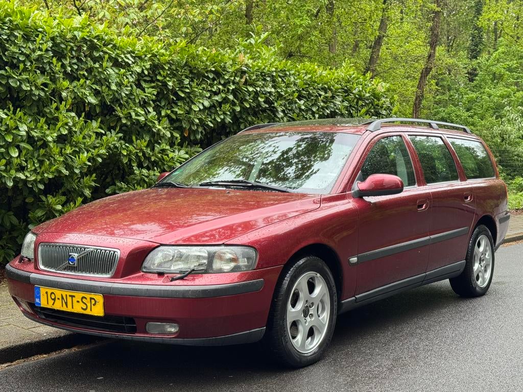 Volvo V70 2.4 170PK AUTOMAAT 2004 Rood, Auto's, Volvo, 1800 kg, 1514 kg, 2435 cc, 170 pk