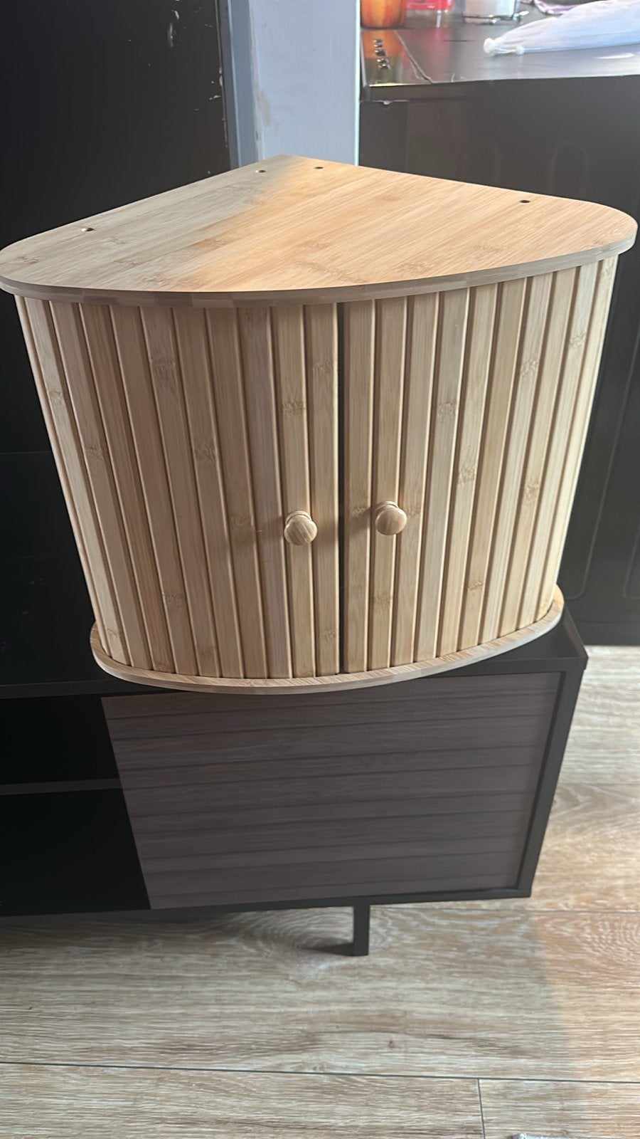 Navaris hoekkast bamboe 35x35x35 cm, Bordenrek, Hout, Zo goed als nieuw, Overige merken