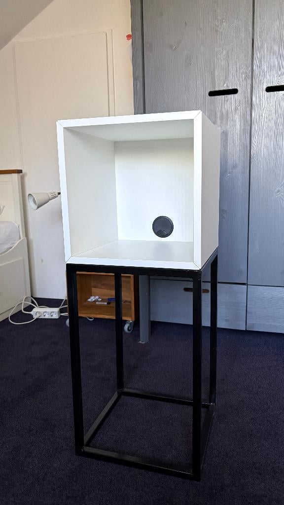 Audiomeubel gebaseerd op IKEA EKET kubus, Huis en Inrichting, Kasten | Televisiemeubels, 50 tot 100 cm, Zo goed als nieuw, Minder dan 100 cm