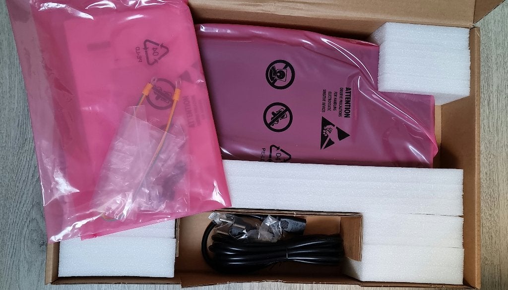 Huawei switch S5735-L12P4S-A, Ophalen of Verzenden, Nieuw