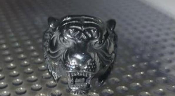 Stoere Tijger Ring - Outlaws Amsterdam Stijl, 18 tot 19, Gebruikt, IJzer of Staal, Ophalen of Verzenden