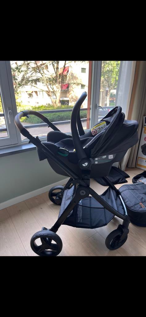 Qute Pram 2-in-1 + Joie i-snug 2 autostoel - Zo goed als nie, Luchtbanden, Zo goed als nieuw, Combiwagen, Ophalen