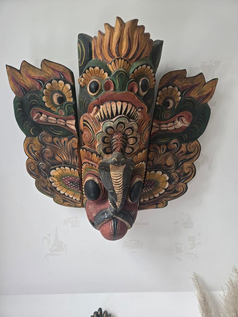 Groot Oud Balinees Barong masker, Ophalen