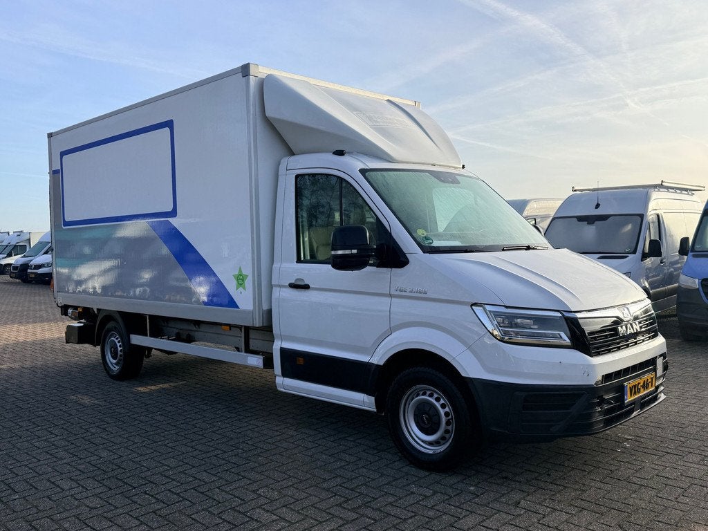 MAN TGE 35 2.0 177pk Automaat Euro 6 - Koffer - MOTOR DEFECT, Stof, Euro 6, 4 cilinders, MAN