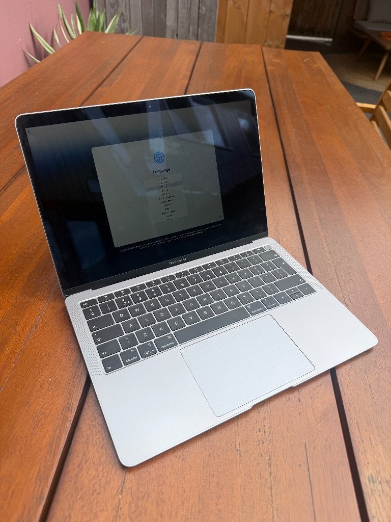 MacBook Air i5 13" (A1932) 256GB SSD (uitstekende staat!), Computers en Software, Apple Macbooks, 256 GB, Qwerty, 8 GB, 13 inch