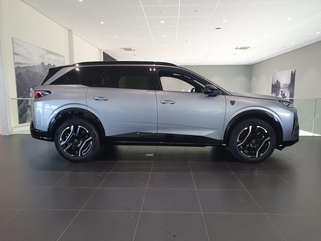 Peugeot e-5008 GT 73 kWh | 360 graden camera | Voorstoelen v, Auto's, Peugeot, Stof, 213 pk, 502 km, 7 stoelen