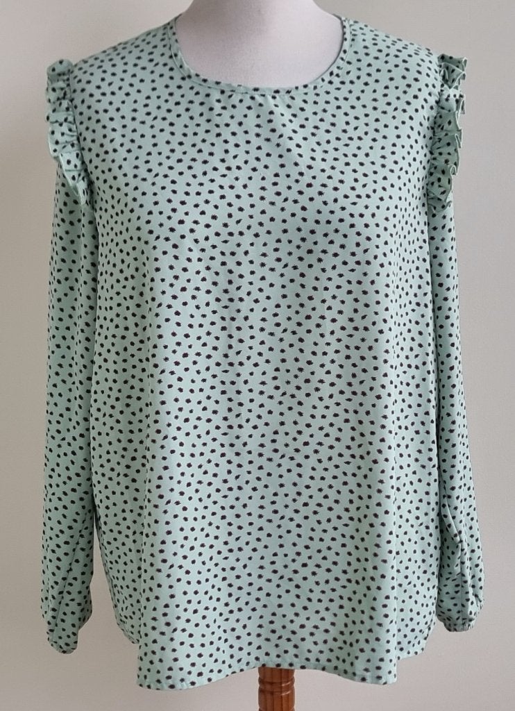 Norah zachtgroen bloesje met bruine printjes mt. 44, Kleding | Dames, Blouses en Tunieken, Zo goed als nieuw, Maat 42/44 (L), Groen