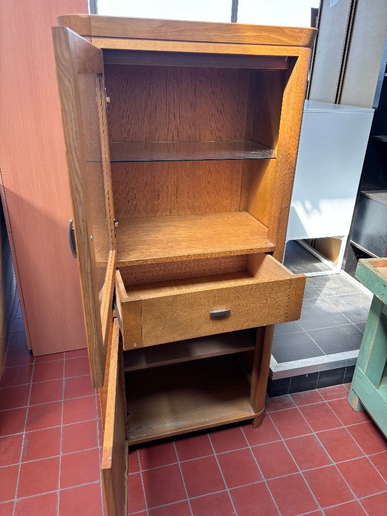 Vitrinekast hout met glazen deur en lade  CS27119, Huis en Inrichting, Ophalen, Gebruikt, Overige houtsoorten, 50 tot 100 cm