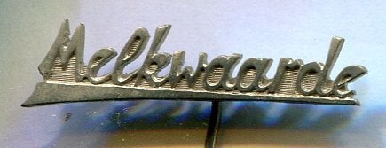 Melkwaarde Jac. Vissers - Roosendaal speldje ( E_133), Verzamelen, Speldjes, Pins en Buttons, Verzenden, Zo goed als nieuw, Merk
