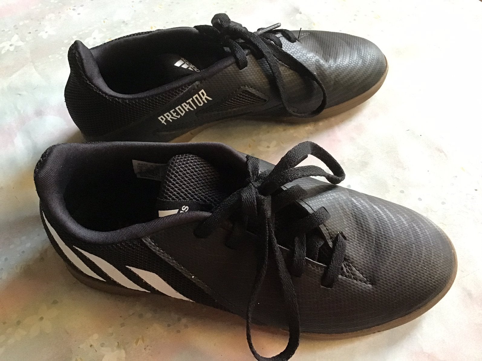 Adidas Predator Zaalvoetbalsschoenen mt.35, Ophalen of Verzenden, Zo goed als nieuw, Schoenen
