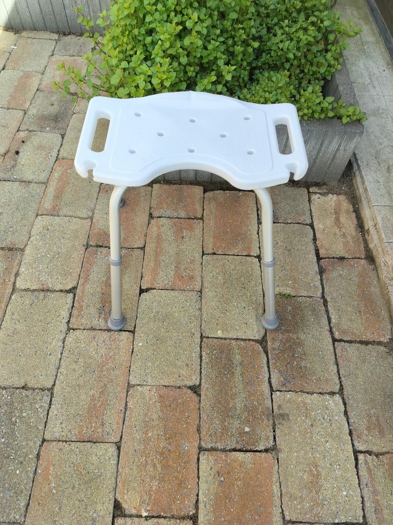 Douche kruk, hoogte verstelbaar, 50 cm breed, Ophalen