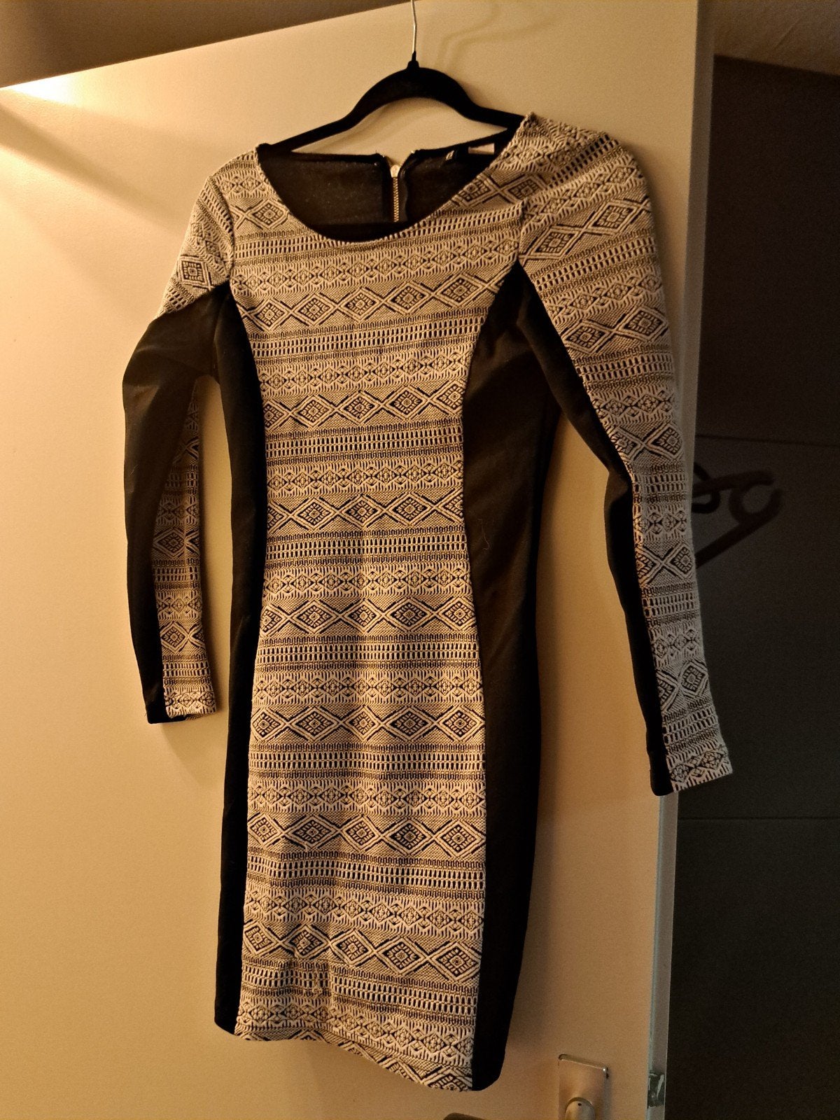 Jurkje zwart/wit patroon maat 36, Maat 38/40 (M), Divided by H&M, Zwart, Ophalen of Verzenden