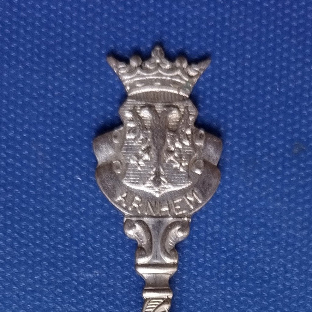 verzilverd lepeltje Arnhem (Zilverstad); ik heb 2 exemplaren, Ophalen of Verzenden
