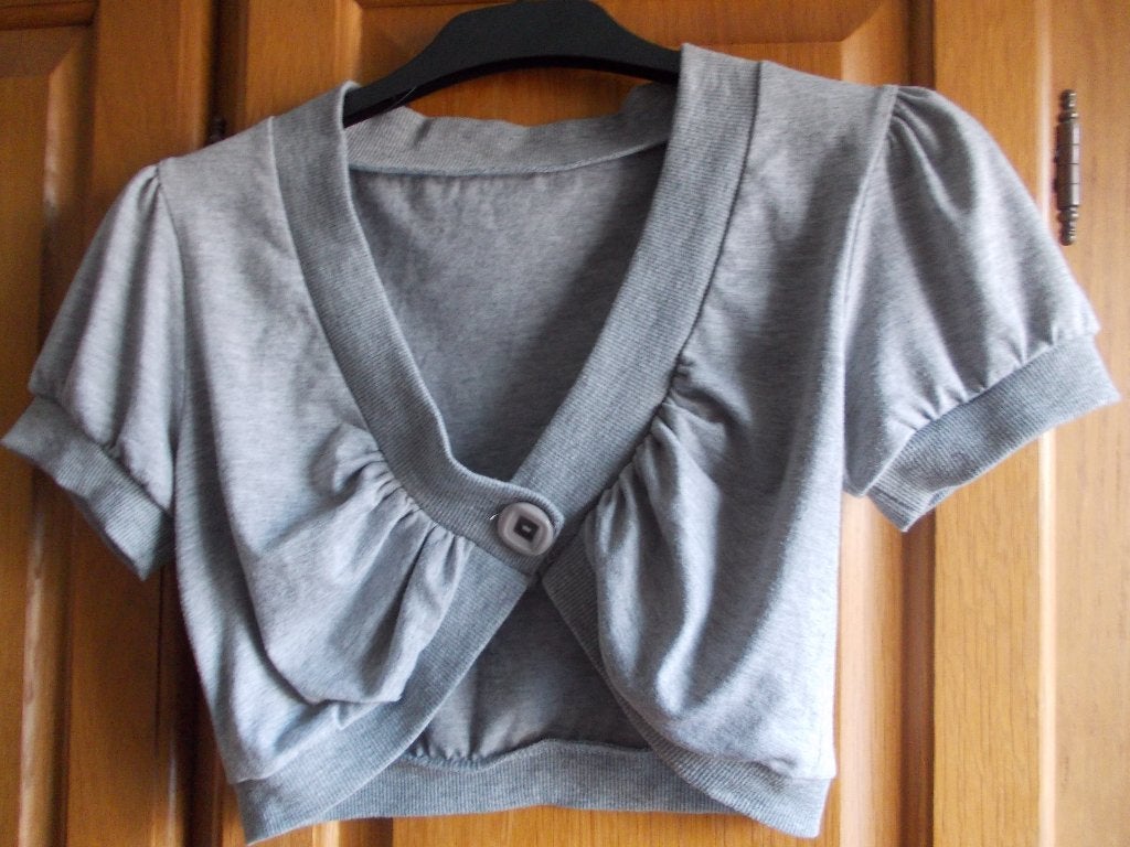 Mooie grijze bolero met korte mouw, maat S., Ophalen, Zo goed als nieuw, Maat 36 (S), Grijs