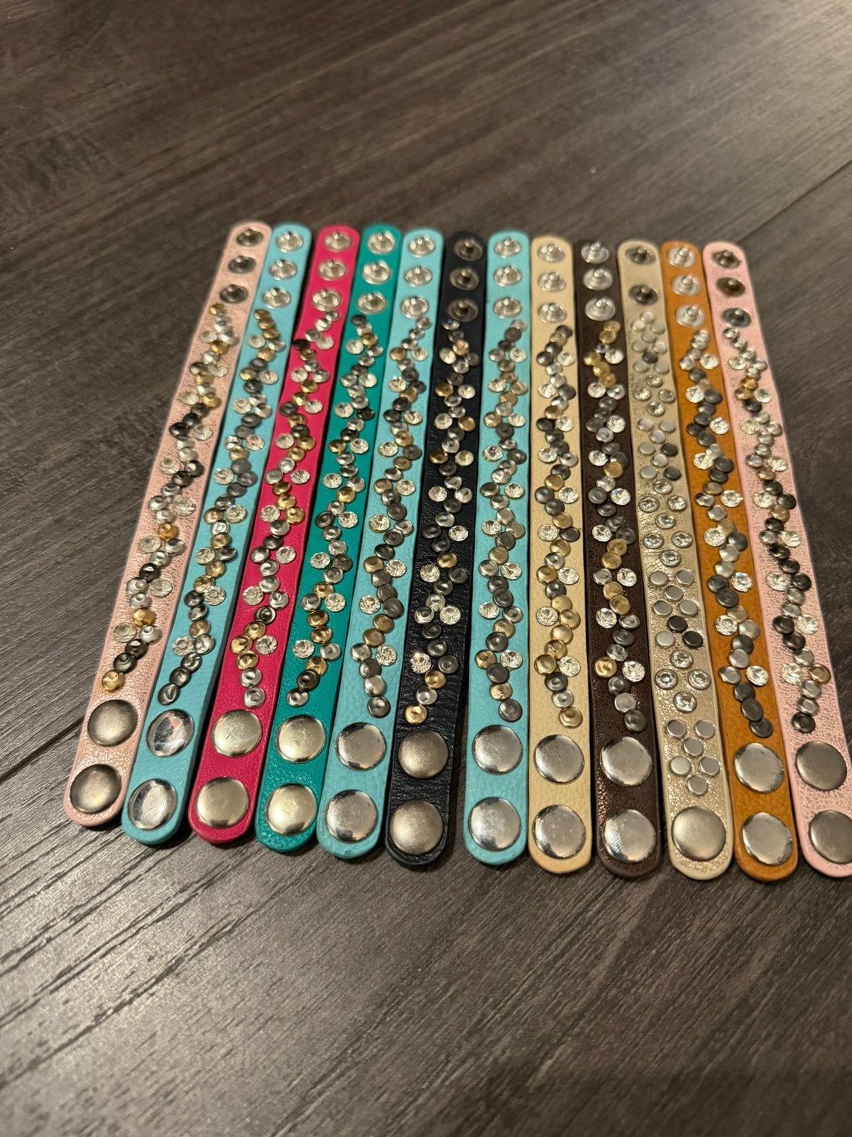 Partij 12 stuks echt leren armbanden A23/2, Ophalen of Verzenden, Nieuw
