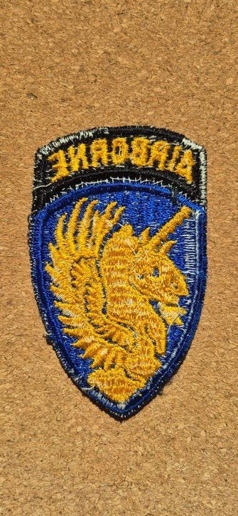 WWII Army 13th Airborne Patch, Verzamelen, Ophalen of Verzenden, Landmacht, Amerika, Embleem of Badge