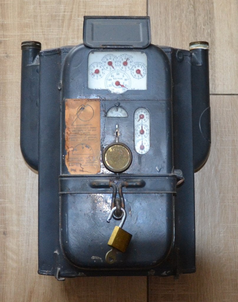 Antieke Munt Gasmeter uit 1931 met div. Penningen, Ophalen, Gebruikt