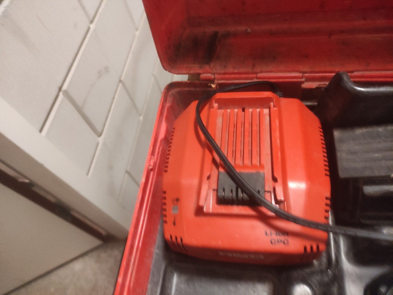 Hilti Betonboormachine op Accu met Boren, Doe-het-zelf en Verbouw, Gereedschap | Boormachines, Ophalen, Boor- en/of Breekhamer