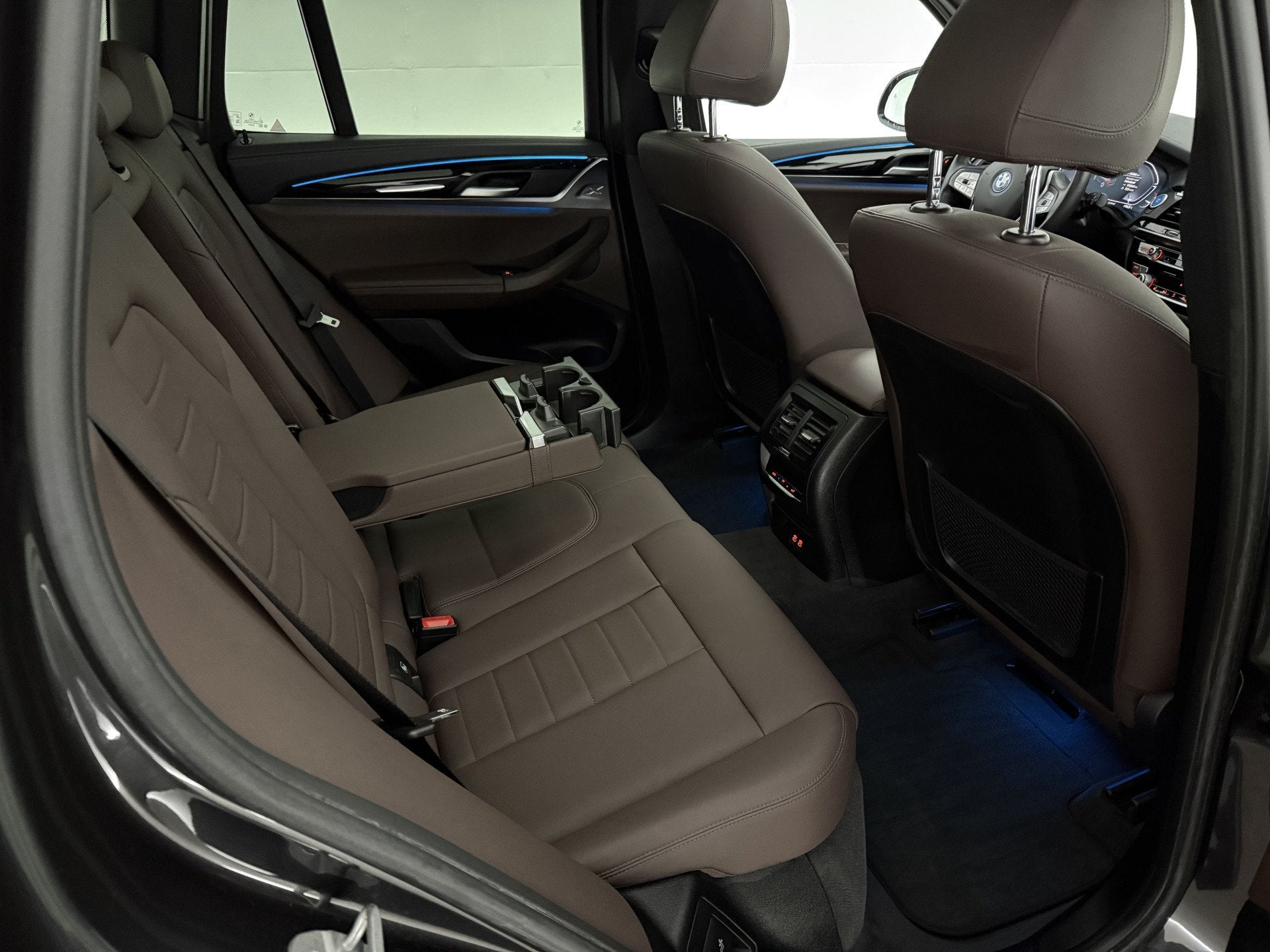 Foto 44 van BMW iX3 Executive 80 kWh | Snelladen | SOH 91% | Pano | Came