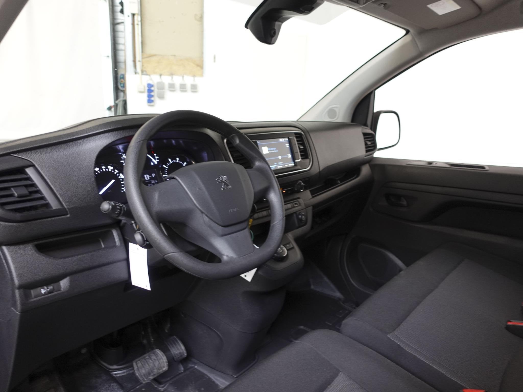 Peugeot Expert 145PK L3 Automaat Airco Cruise Trekhaak, Auto's, Gebruikt, 4 cilinders, 2500 kg, Zwart