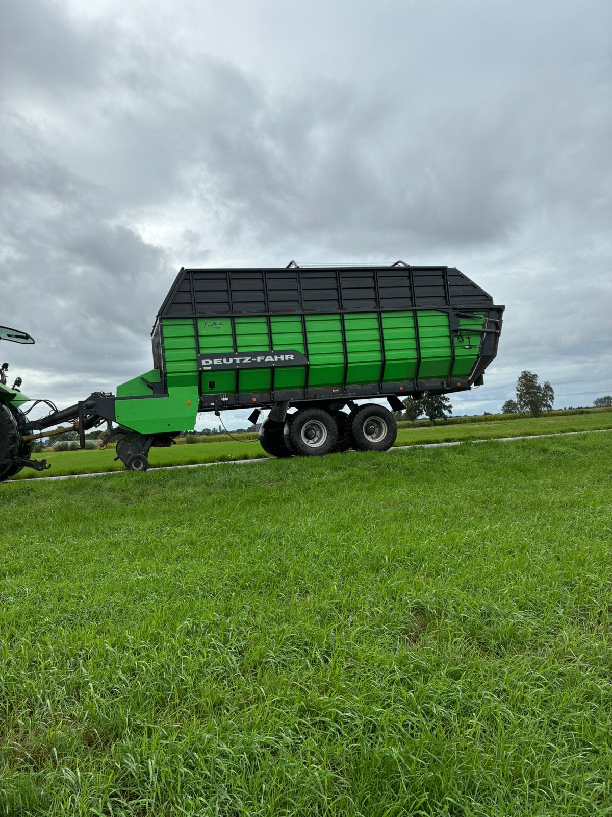 Deutz Fahr opraapwagen, Ophalen, Weidebouw