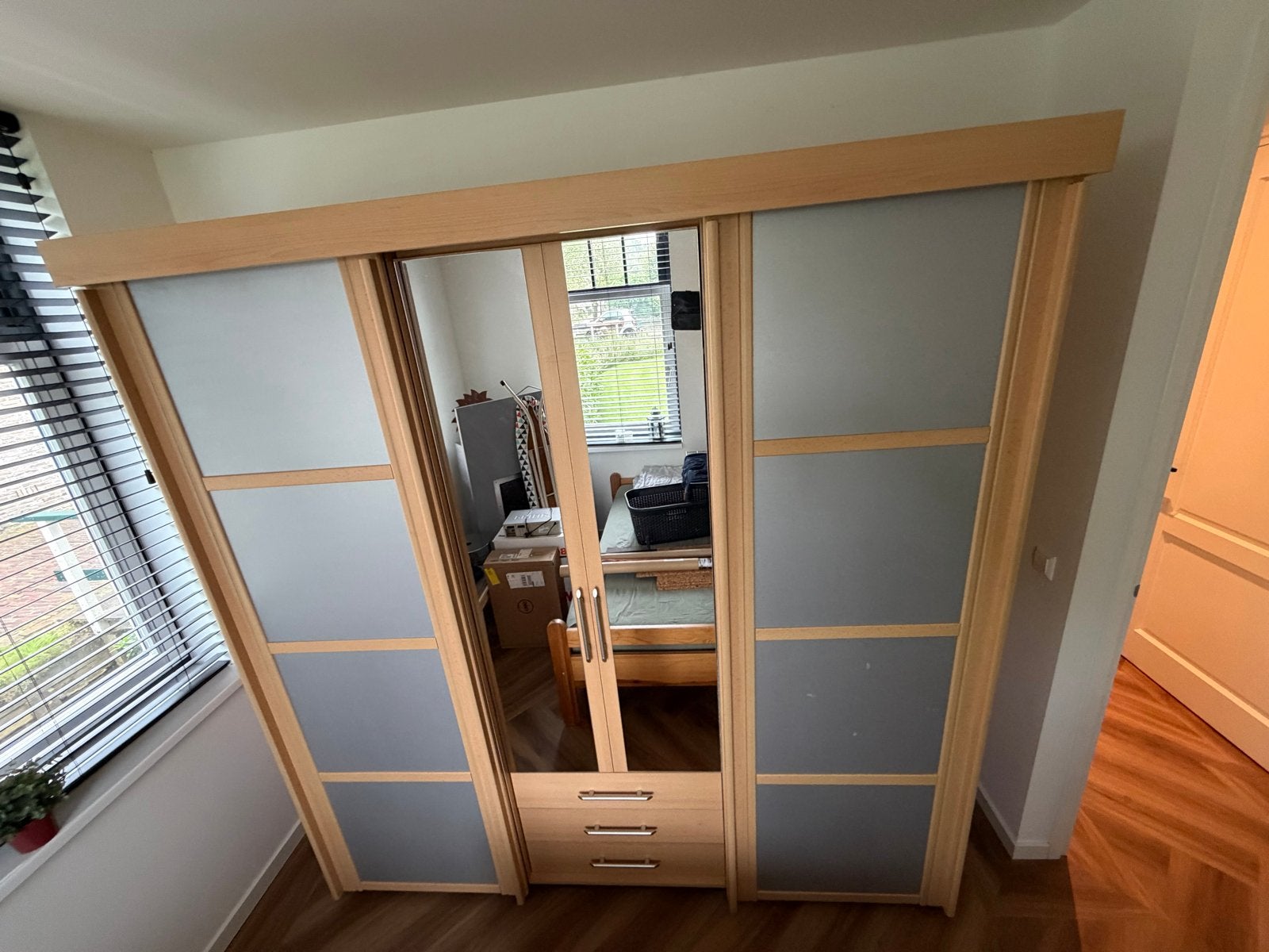 Gratis bebruikte Ruime Linnenkast 220x220x60cm, Ophalen, Gebruikt, 200 cm of meer, 200 cm of meer