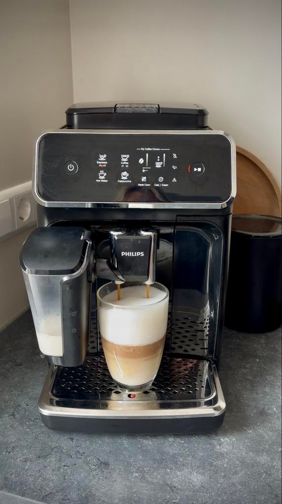 Philips LatteGo 2200 EP2231 Volautomatische Espressomachine, Afneembaar waterreservoir, Koffiemachine, Zo goed als nieuw, Koffiebonen