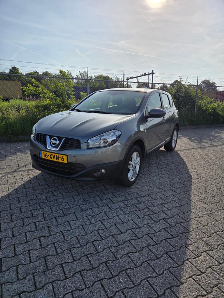 Nissan Qashqai met APK tot aug 2026 | Airco | Trekhaak, Voorwielaandrijving, 662 kg, Stof, 4 cilinders