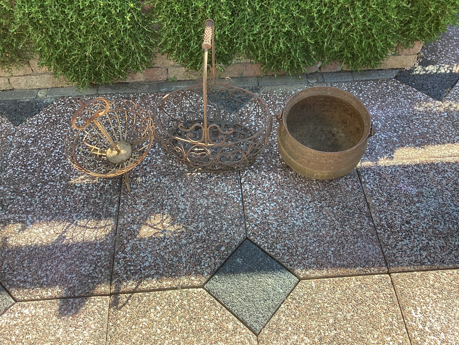 Ouderwetse ketel met mand en klein mandje, Tuin en Terras, Bloembakken en Plantenbakken, Ophalen, Minder dan 30 cm, Rond, Zo goed als nieuw