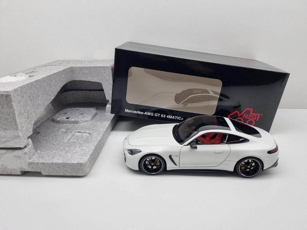 NZG
Mercedes-Benz AMG GT63
1:18 Nieuw, Ophalen of Verzenden, Nieuw, Auto