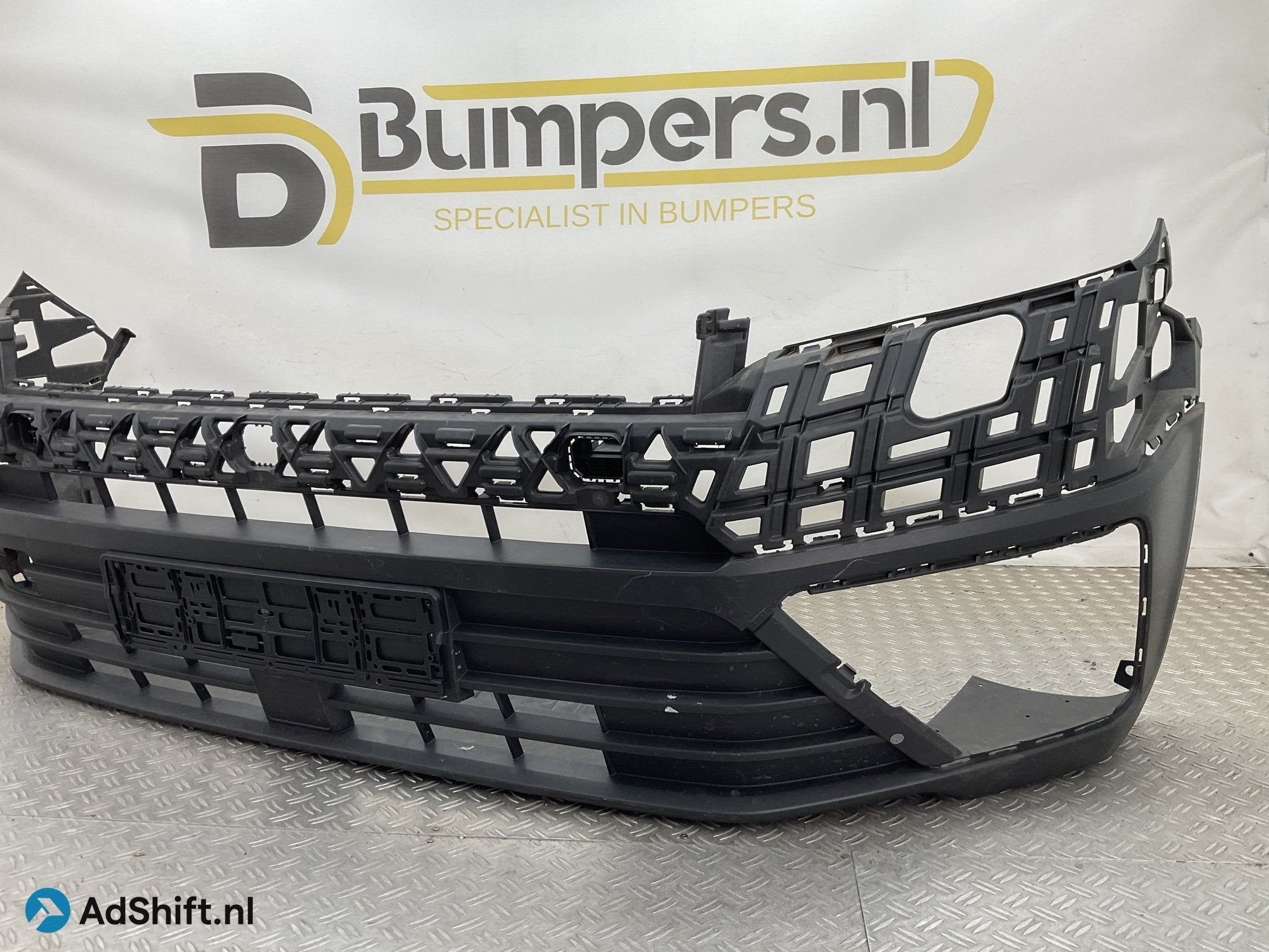 Bumper Volkswagen Crafter 7C0 17-22 7C0807221A Voorbumper G5, Bumper