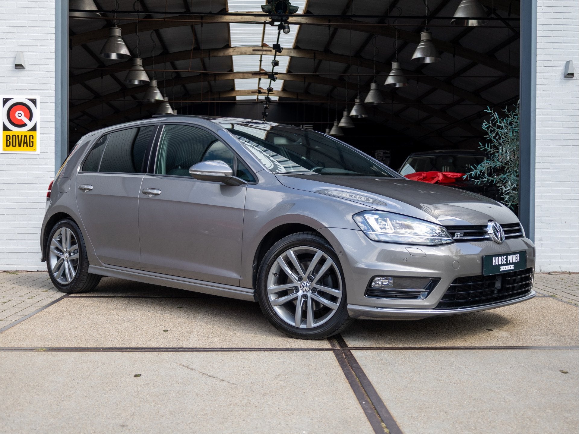 Volkswagen Golf 1.4 TSI Business Edition R-Line *Pano | ACC, Euro 5, Gebruikt, Zwart, 4 cilinders