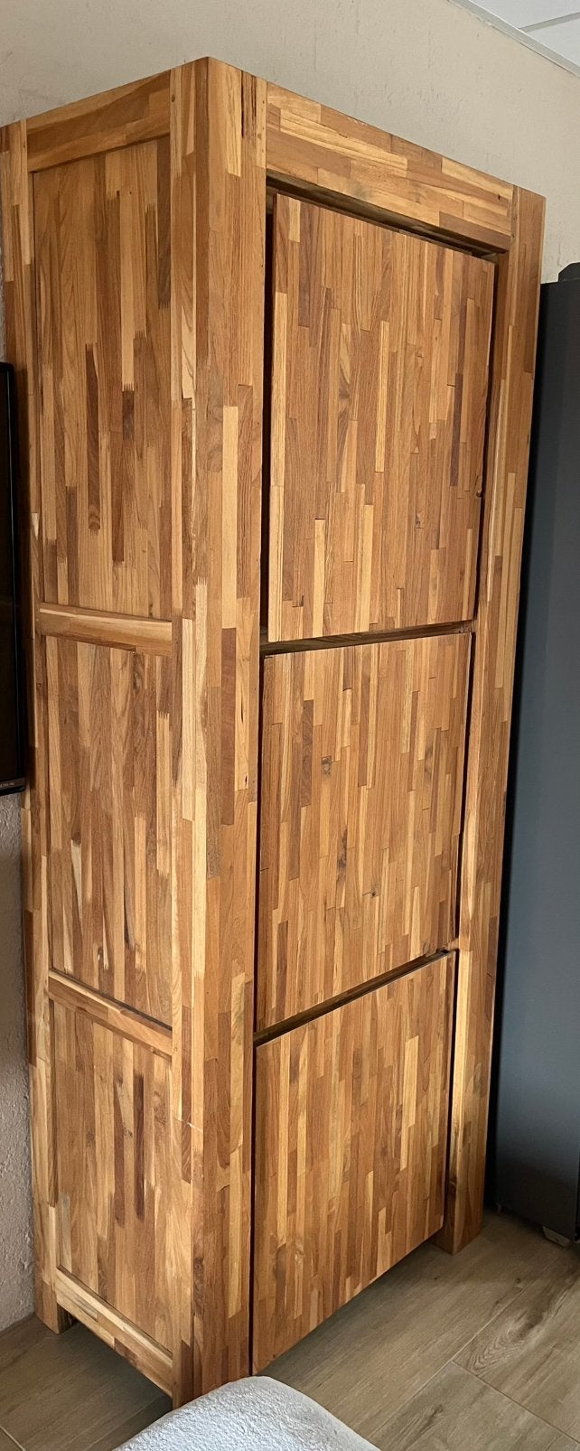 Foto 4 van Eiken eettafel eiken tv meubel eiken boekenkast