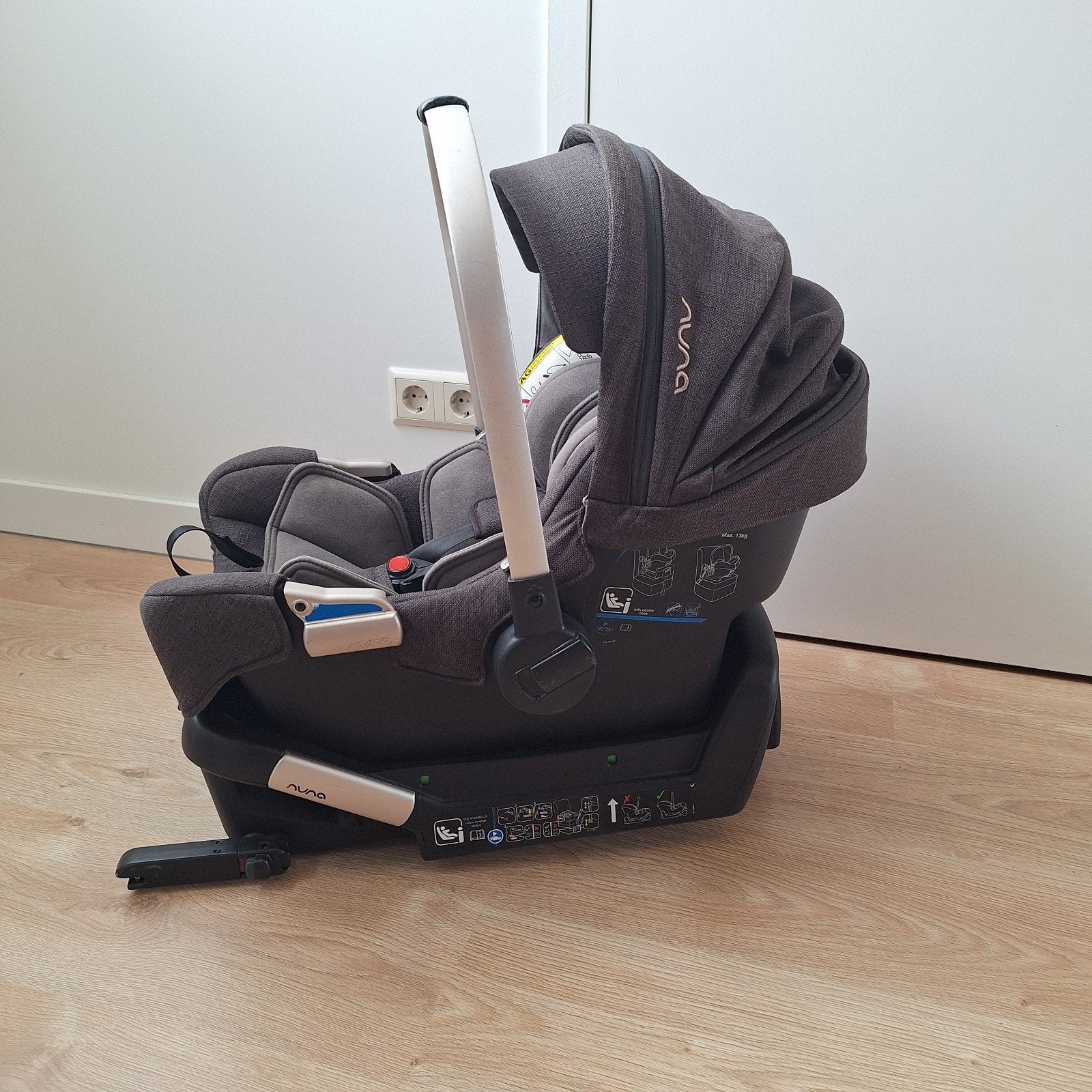 Nuna Pipa Next autostoel met Isofix base - Zo goed als nieuw, Verstelbare rugleuning, Zo goed als nieuw, Isofix, 0 t/m 13 kg