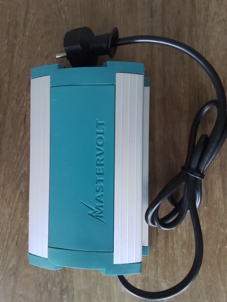 Mastervolt Battery Charger IVO12/15-2, Ophalen of Verzenden, Gebruikt